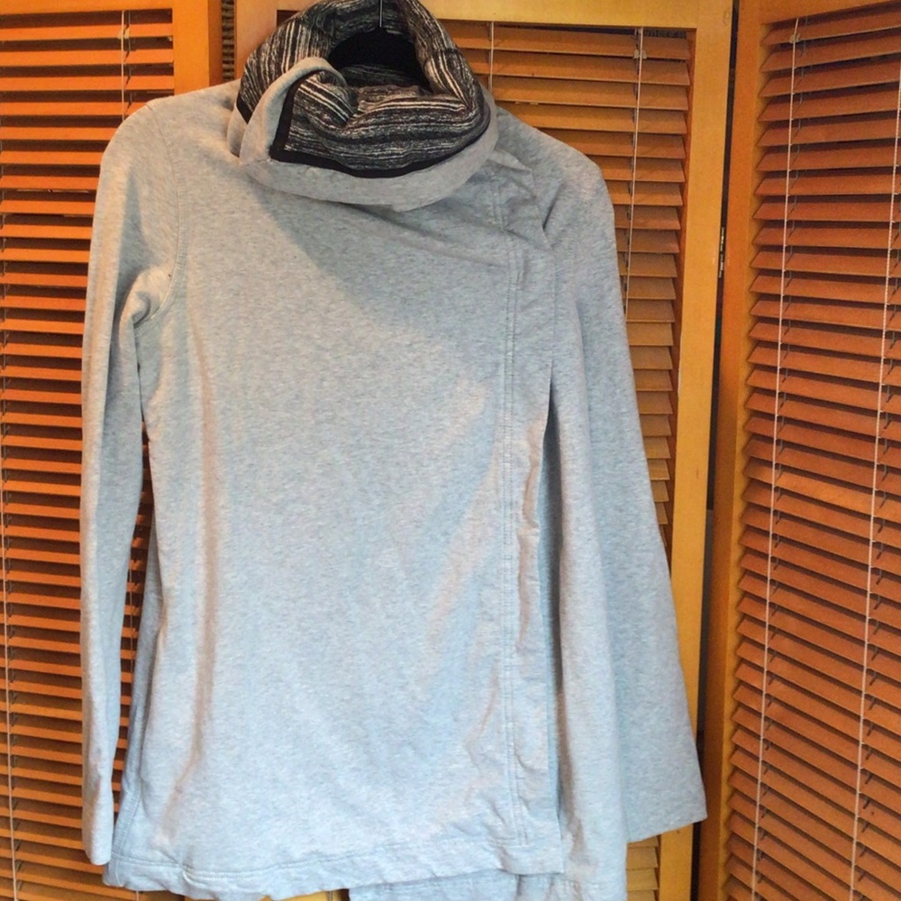 Lululemon Women's Light Gray Cowl Neck wrap jacket
